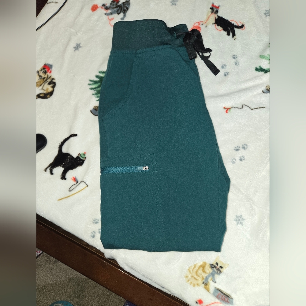 Figs Pants 💚